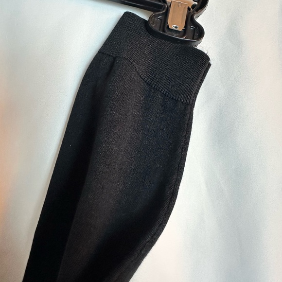 Clairborne Luxe Silk Blend Sweater in Black - Long Sleeves Modern Fit Size Large - Picture 4 of 6